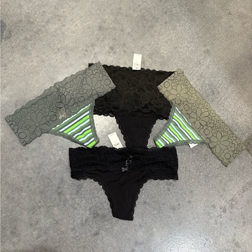 Aerie Black and Gray Lace Panties Set